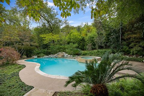 Tiny photo for 2103 Indian Creek Drive, Westover Hills, TX 76107 (MLS # 21077971)