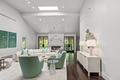 Tiny photo for 2103 Indian Creek Drive, Westover Hills, TX 76107 (MLS # 21077971)