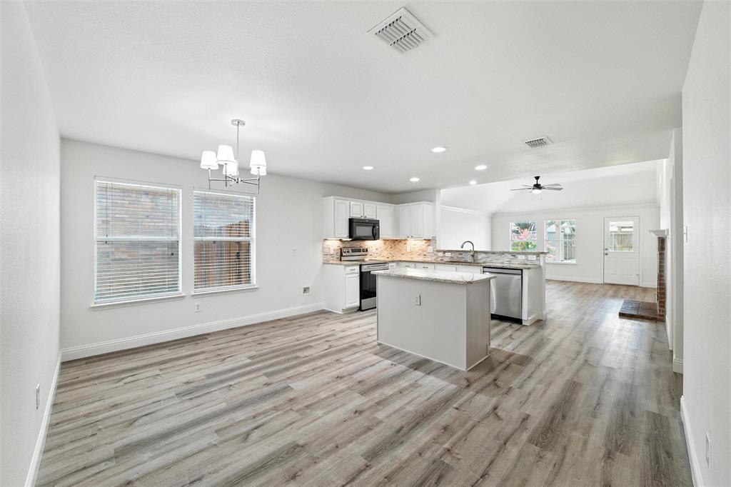 8828 Chisholm Trail