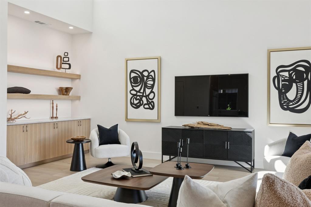 Ross Ave Annex - Residential