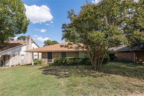 715 Oakwood Lane Arlington TX 76012
