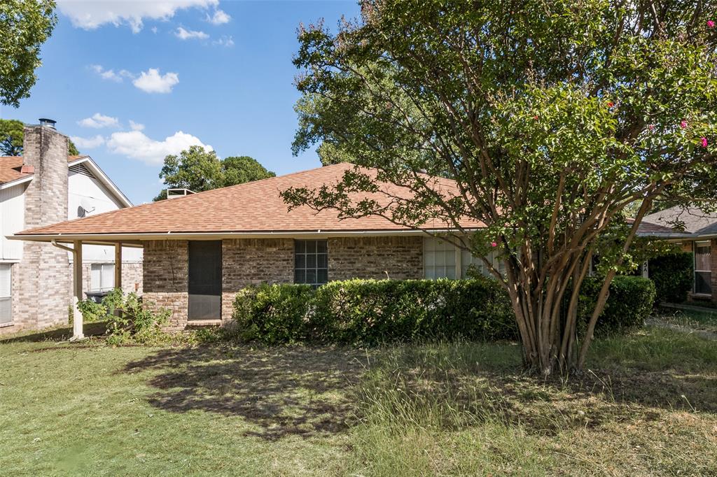 715 Oakwood Lane