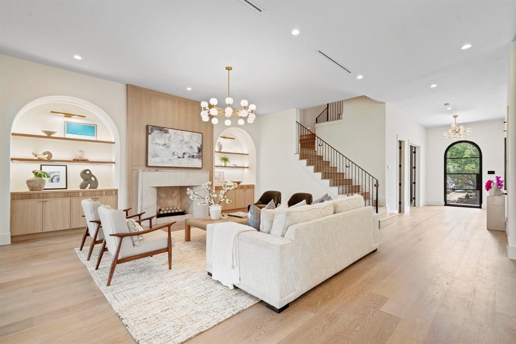 Llano Place - Residential