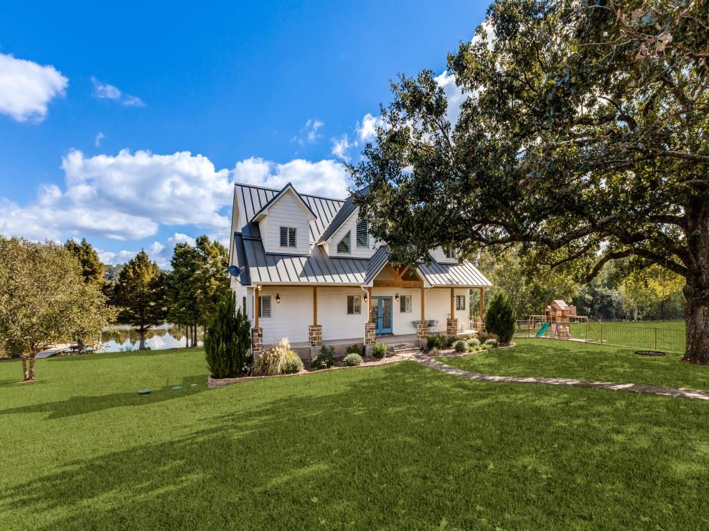 5848 Lago Vista Drive