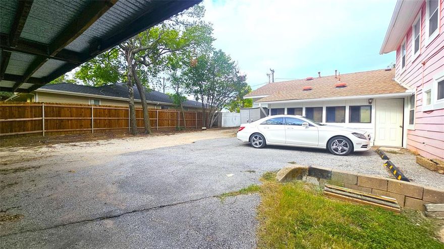 Home is vacant.  ALL BILLS PAID 2 Bedroom 2 blocks from UNT campus! Free WiFi. Well kept with friendly neighbors. This home has insulated windows, central AC, updated wiring with grounded outlets. The house has a unique style. Fresh paint. Cool murals on the outside make it stand out. Includes frig and other appliances. Plenty of parking. Good access to I35. No Sec 8 nor housing voucher. Wood look flooring. Pet friendly. Great for Students. Nice place to live!  Available for immediate move in.