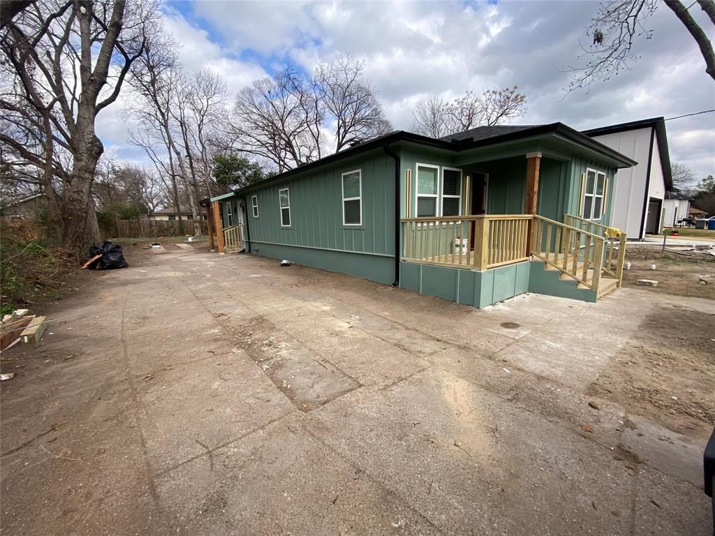 Photo of 2807 Silkwood Street, Dallas, TX 75215 (MLS # 21138911)