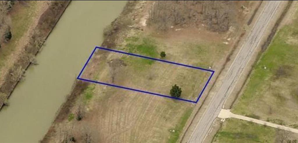 LOT 402 CLUBHOUSE DR