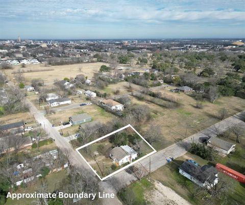 2524 S 9th Street Waco TX 76706