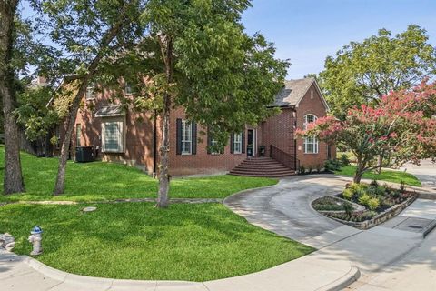 8904 Meadowknoll Drive Dallas TX 75243
