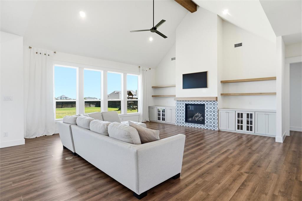 4411 Azalea Way
