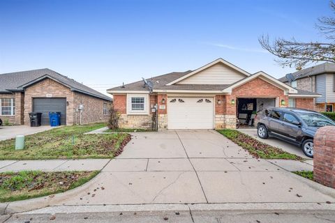 932 Walnut Street Burleson TX 76028