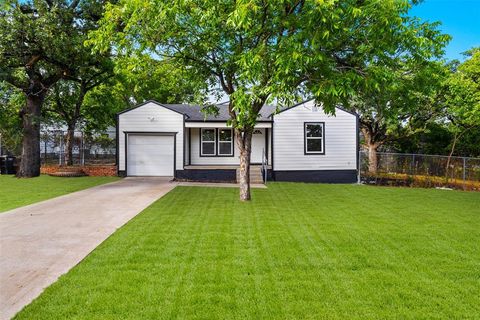 Photo of 4817 Erath Street, Fort Worth, TX 76119 (MLS # 21265999)