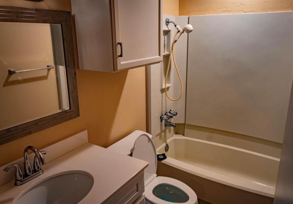 Wedglea Place Condo - Residential