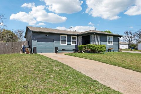 Photo of 12004 Galva Drive, Dallas, TX 75243 (MLS # 21217947)