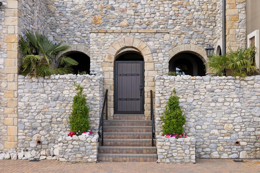 2 Comillas Drive