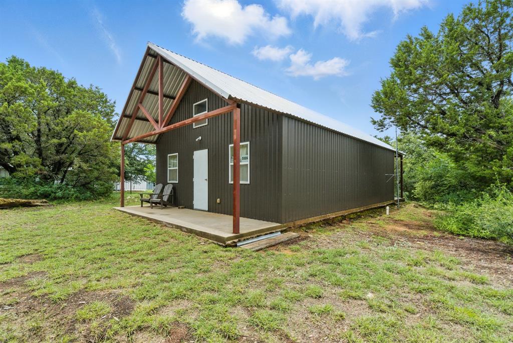 5326 Lakeshore Drive