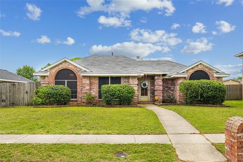 2516 Buck Drive Mesquite TX 75181