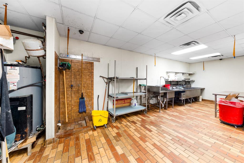 Warren - Commercial Sale