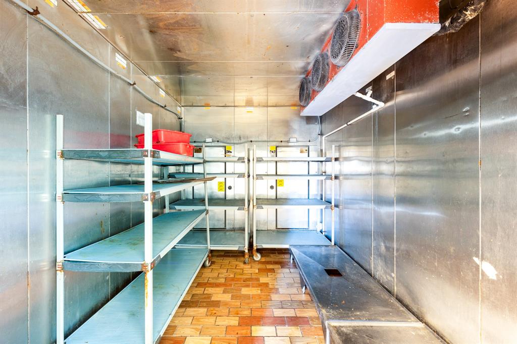 Warren - Commercial Sale