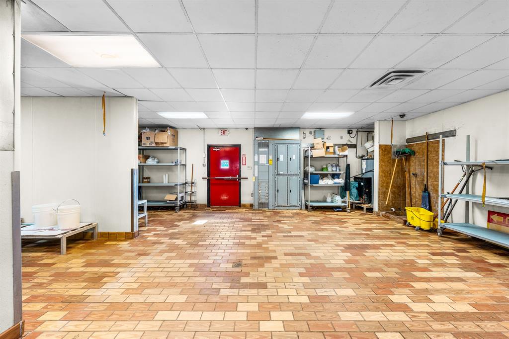 Warren - Commercial Sale