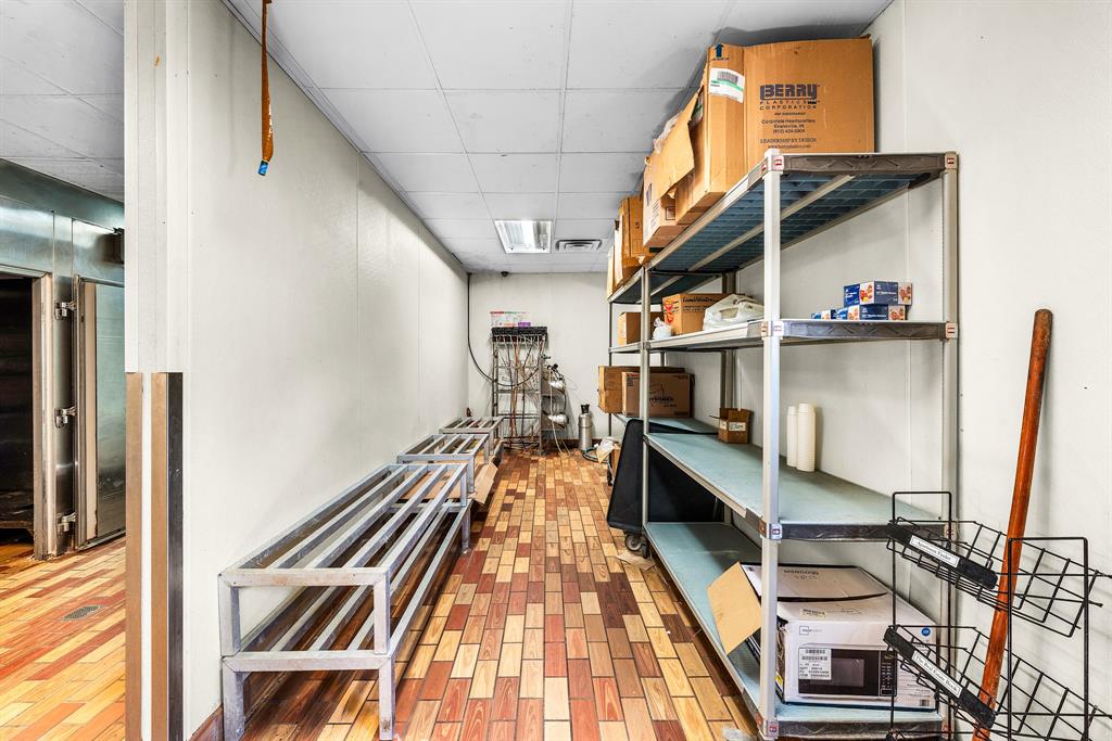 Warren - Commercial Sale