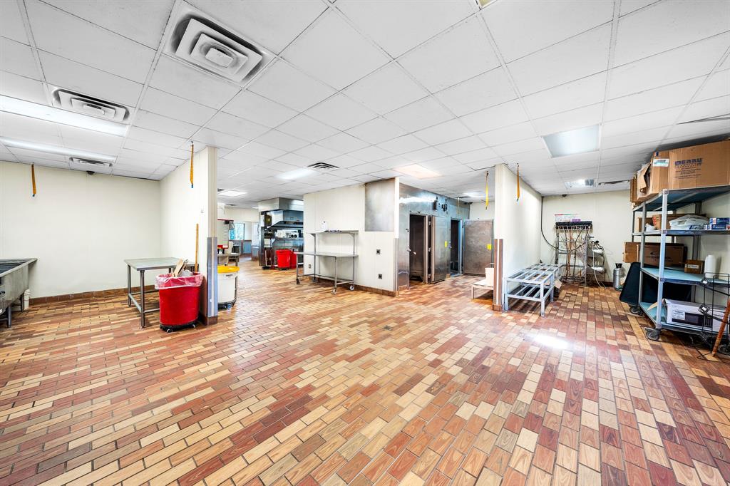 Warren - Commercial Sale