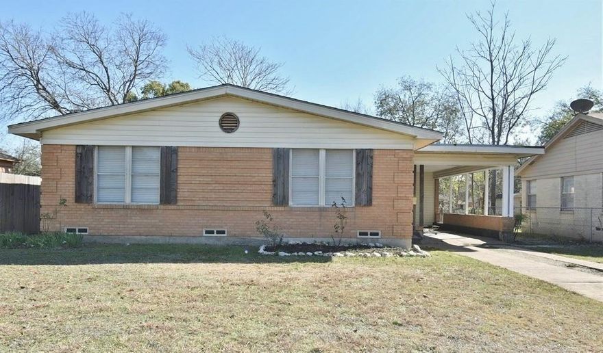 Nice and spacious 3-1.5 with a 1 car carport. Cozy living area leads directly into the dining area. Kitchen includes gleaming granite counter tops and stainless steel appliance package. Ceiling fans in all bedrooms and ensuite half bath in the Primary. Plenty of room to roam in the fenced backyard. Great location near shopping and dining. Don't miss out on this one! No pets please.