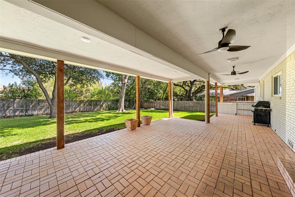 1701 Royal Oaks Drive