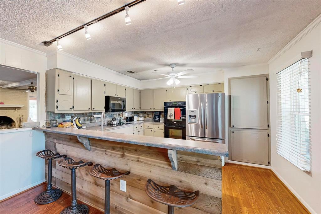 212 Colonial Drive