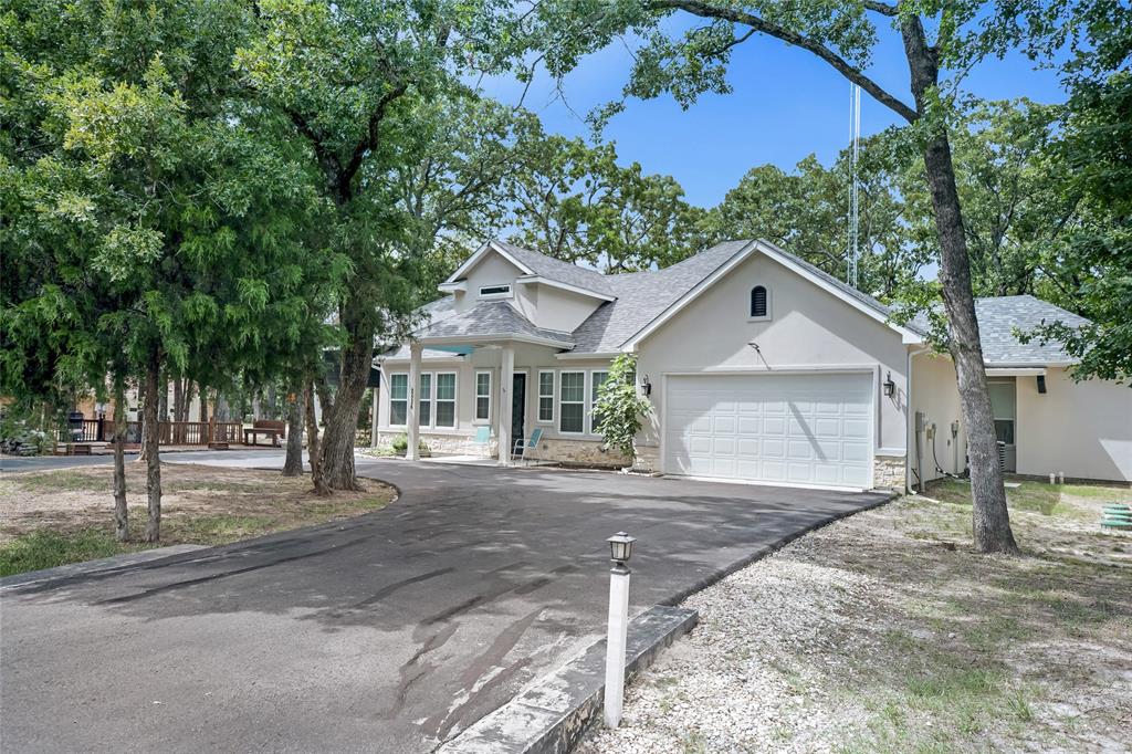 2526 Fox Point Circle