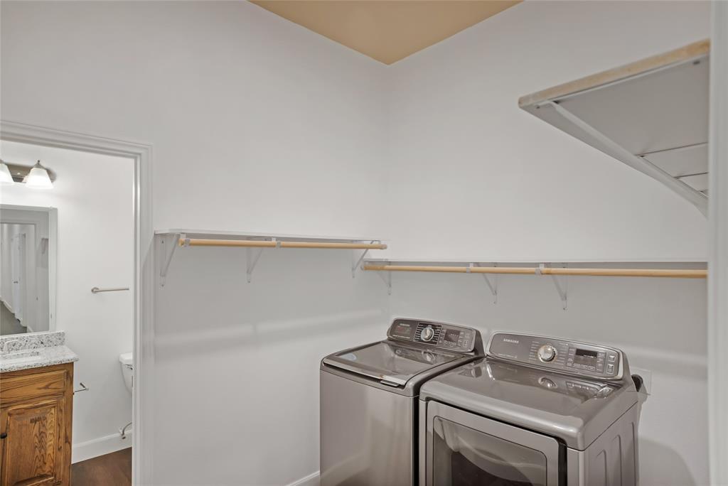 Fox Point Circle Sec 4 - Residential