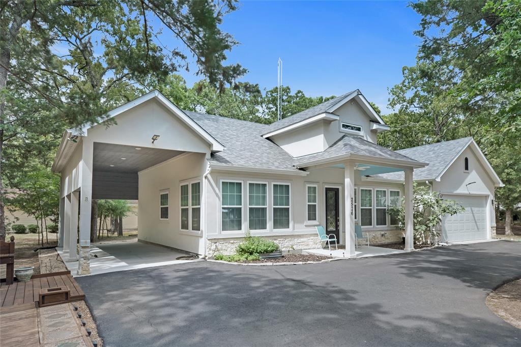 2526 Fox Point Circle