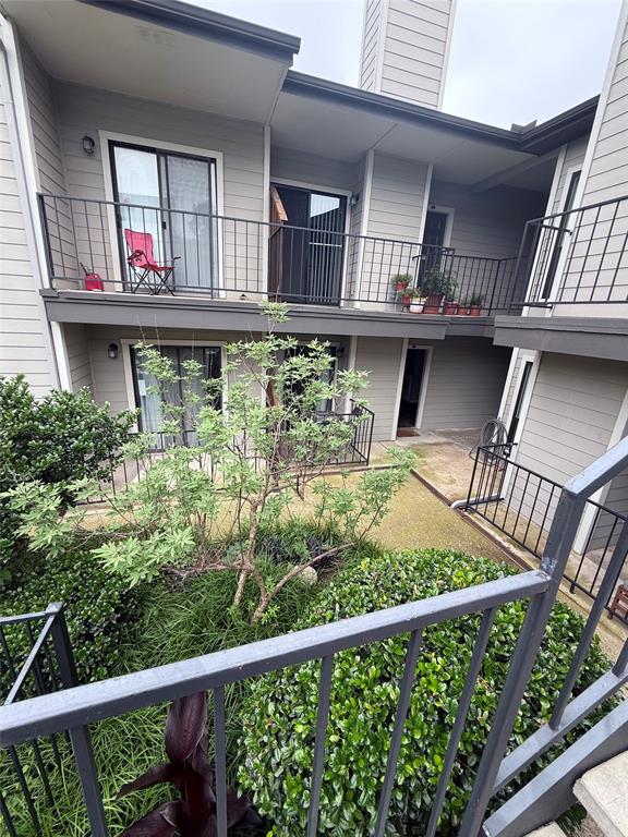 Munger Place Condo - Residential