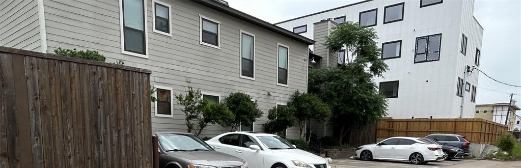 Munger Place Condo - Residential