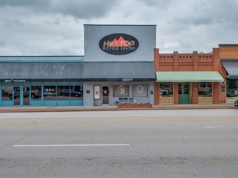 130 N Main Street Mansfield TX 76051