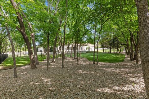 Tiny photo for 1521 Meandering Way Drive, Westlake, TX 76262 (MLS # 21064923)