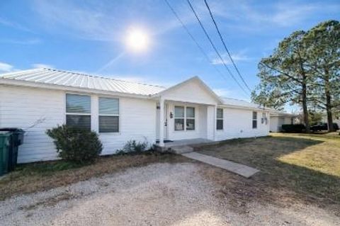 Photo of 2107 Pollard Street, Greenville, TX 75401 (MLS # 21167461)