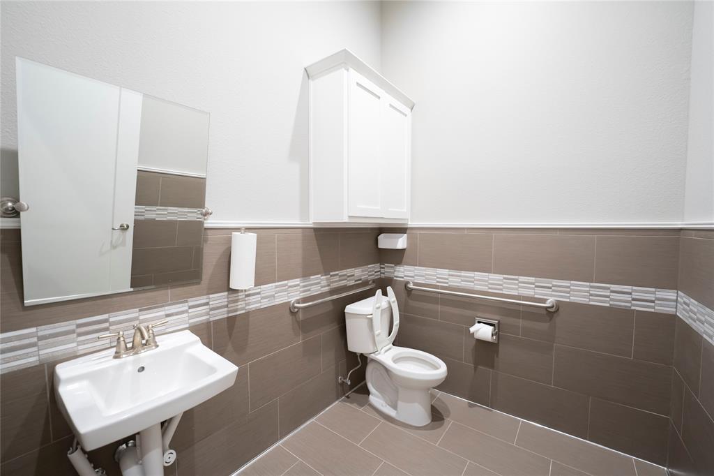 Crescent Parc - Commercial Lease