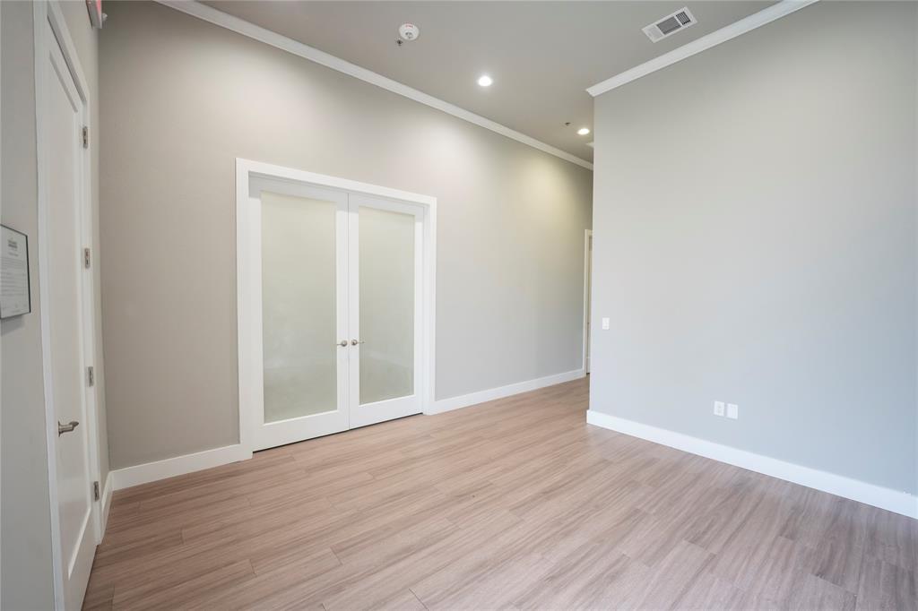 Crescent Parc - Commercial Lease