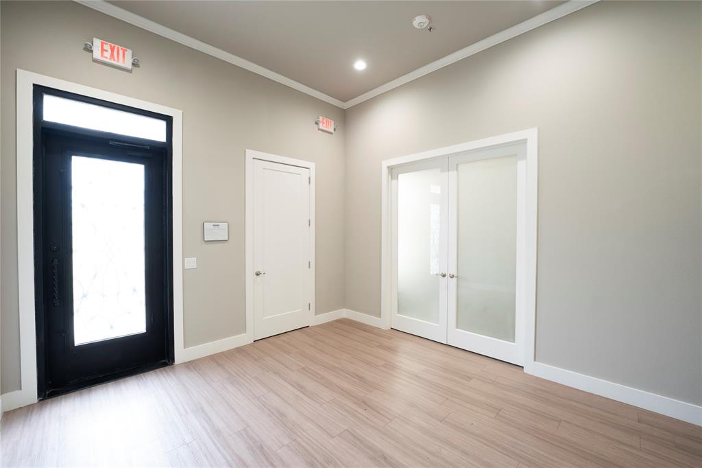 Crescent Parc - Commercial Lease