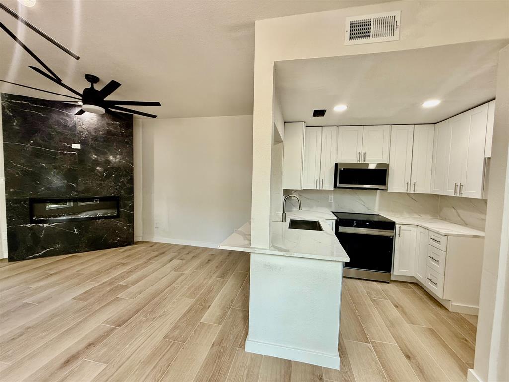 Ashton Square Condo - Residential