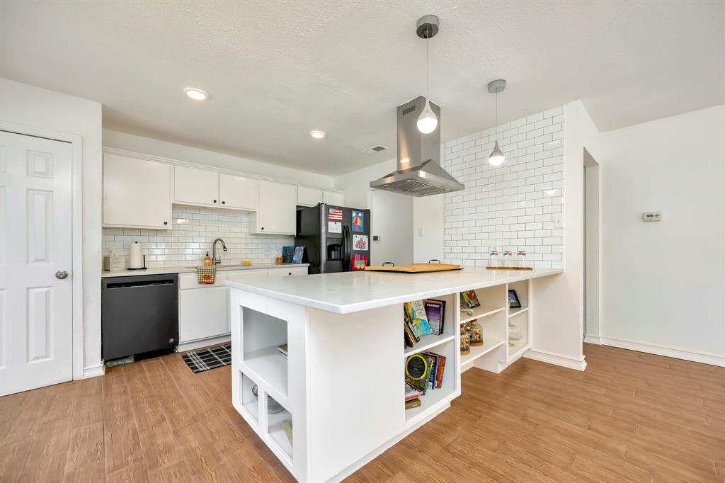 6051 Oakdale Court