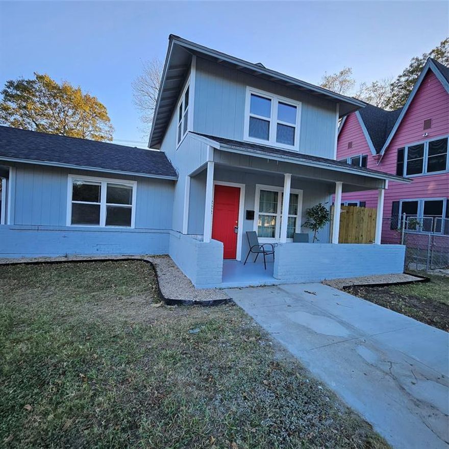 Welcome to this Multi-generational living:adult kids, parents, caregiver style home in south oak cliff; Business use: home office or studio with its own entrance, kitchen, and big yard!
Modern updates and is move-in ready! The 2-story residence combines modern style with classic charm, featuring a cosy layout, new flooring, updated kitchen, new stainless appliances, and bath, and modern finishes throughout.
Enjoy the lavish, oversized yard perfect for outdoor living, entertaining, or creating your own garden oasis. The detached garage offers flexible use for parking, storage, or a future working shop!
The 1 bedroom and huge flex space can be converted into a big room, game room. It comes with its own bathroom and separate entrance, parking, and patio. 
Conveniently located minutes from Downtown Dallas, Bishop Arts, Fair Park, and major highways, this home offers the perfect balance of comfort, convenience, and character.
Includes washer and dryer.