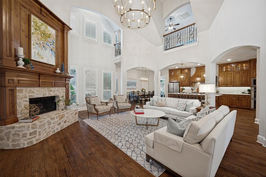 4101 Chevy Chase Lane