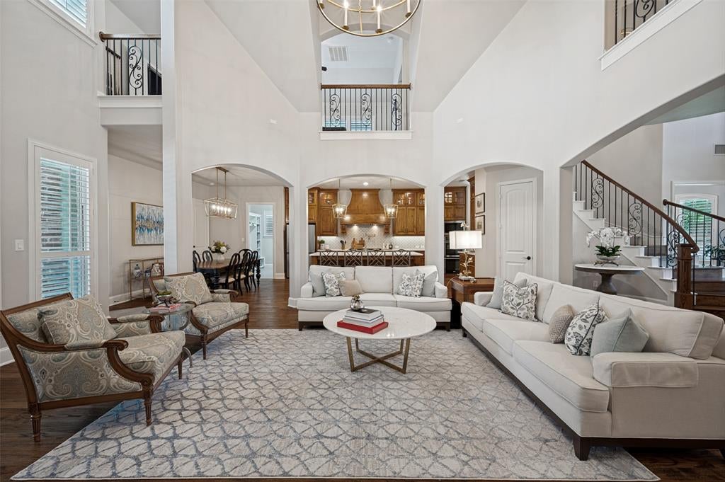 4101 Chevy Chase Lane