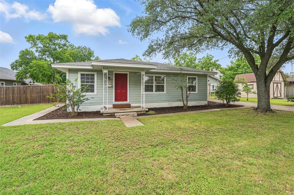 112 W Hackberry Lane