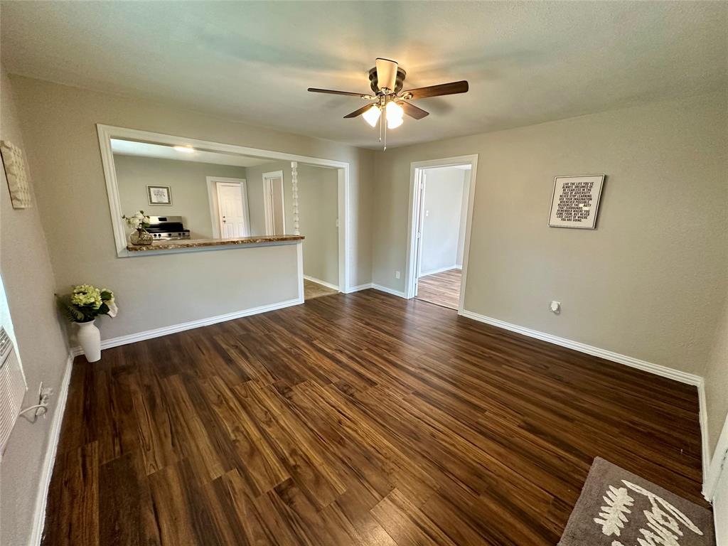 500 W Lone Star Avenue