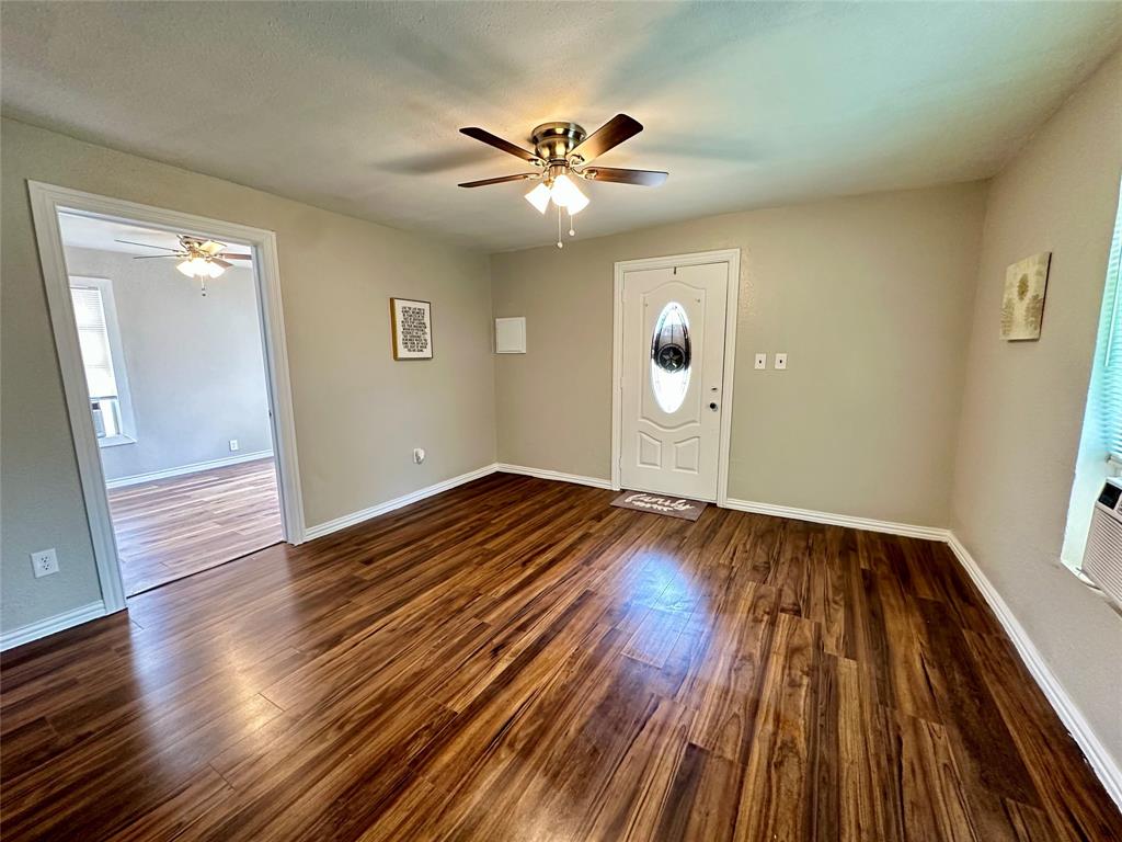 500 W Lone Star Avenue