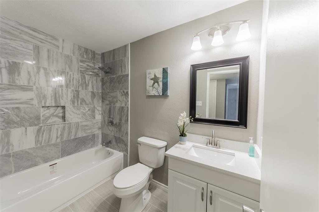7325 Catbrier Court