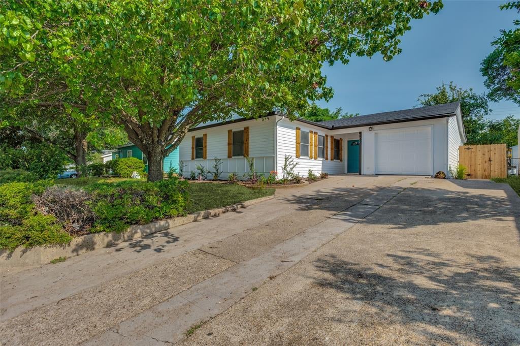 3811 Rolinda Drive